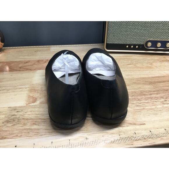 Cliffs by White Mountain Clara Women's 9 Black Slip-On Classic Ballet Flats - Picture 3 of 6